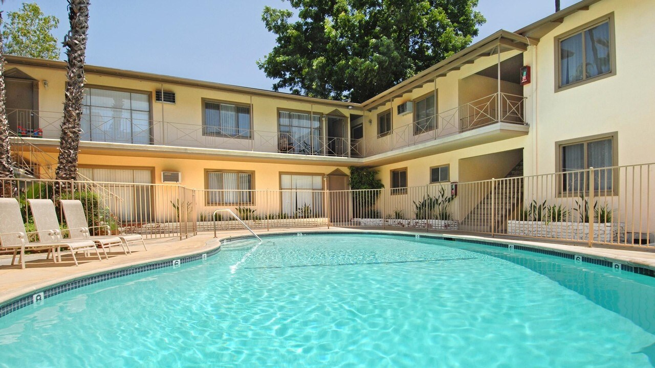 Laurel Canyon Apartments in Valley Village, CA - Building Photo