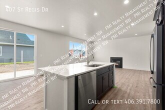 407 St Regis Dr in Kalispell, MT - Foto de edificio - Building Photo