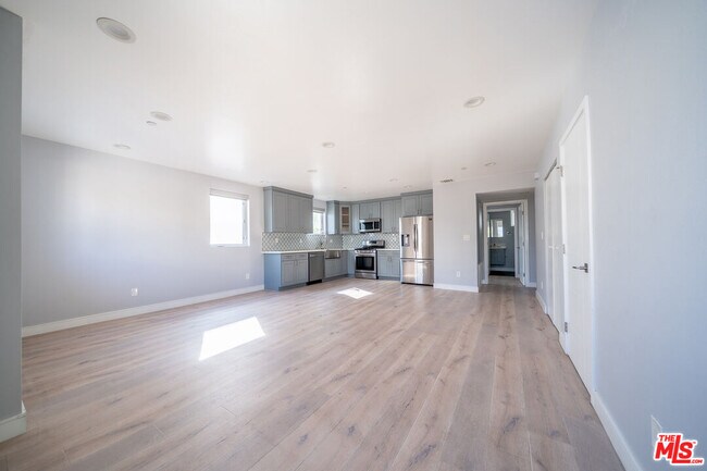 11318 Miranda St in Los Angeles, CA - Building Photo - Building Photo