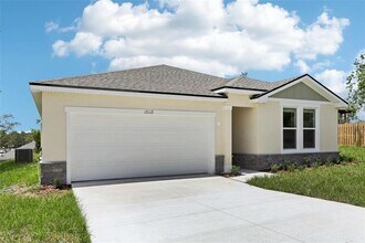 13112 Siam Dr in Spring Hill, FL - Building Photo - Building Photo