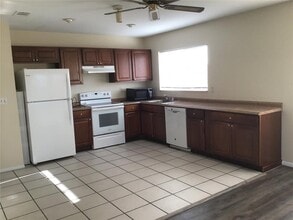 7104 Gama Ct in North Port, FL - Building Photo - Building Photo