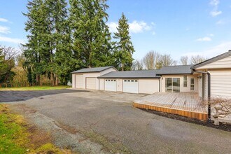 8510 Monte Cristo Dr in Everett, WA - Building Photo - Building Photo