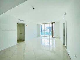 951 Brickell Ave, Unit 2407 in Miami, FL - Building Photo