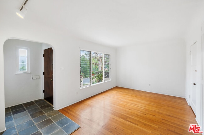 1957 Benecia Ave in Los Angeles, CA - Building Photo - Building Photo