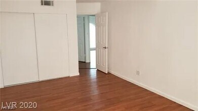 910 Sahara Way in Las Vegas, NV - Building Photo - Building Photo