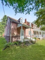 169 Engle Ln in Manheim, PA - Building Photo