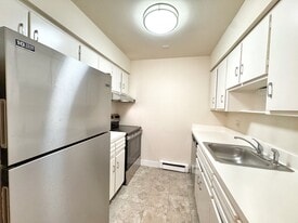 24 Ferris Ave in Norwalk, CT - Building Photo