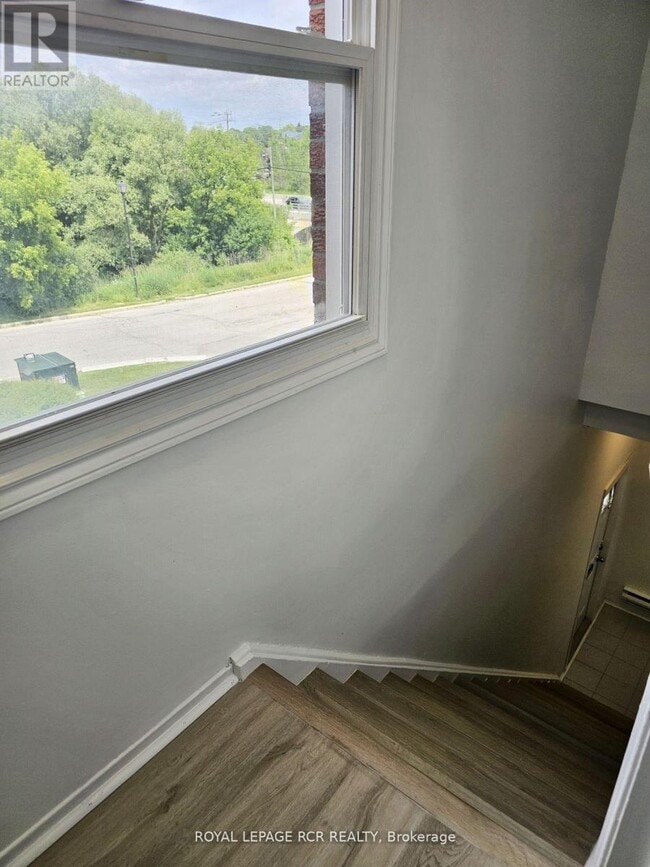 2 Orchard Heights Blvd in Aurora, ON - Building Photo - Building Photo