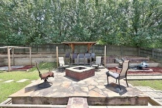 3151 Greenbrier Ct in Buford, GA - Foto de edificio - Building Photo