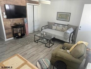 130 N Adams Ave in Margate City, NJ - Building Photo - Building Photo