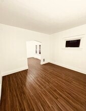 96-98 Durnan St, Unit 96 in Rochester, NY - Building Photo - Building Photo