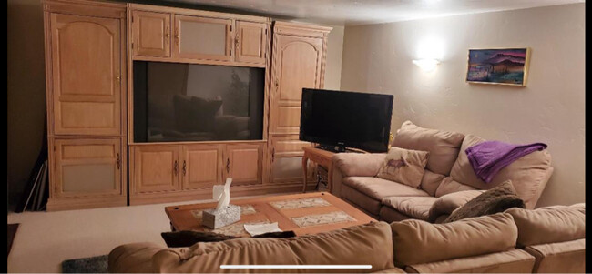 property at 160 Riverside Ct
