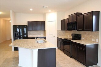 1000 Wolcott Dr in Leander, TX - Building Photo - Building Photo