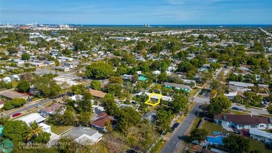 302 SW 15th St in Dania Beach, FL - Building Photo - Building Photo