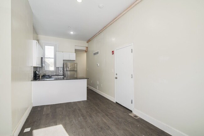 1825 W Master St, Unit 1 photo'