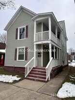 944 Davis Ave NW in Grand Rapids, MI - Building Photo