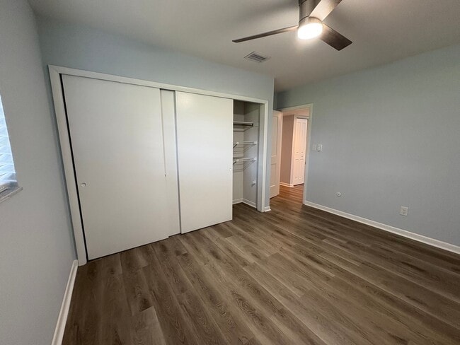 2510 Lake Ellen Dr in Tampa, FL - Building Photo - Building Photo