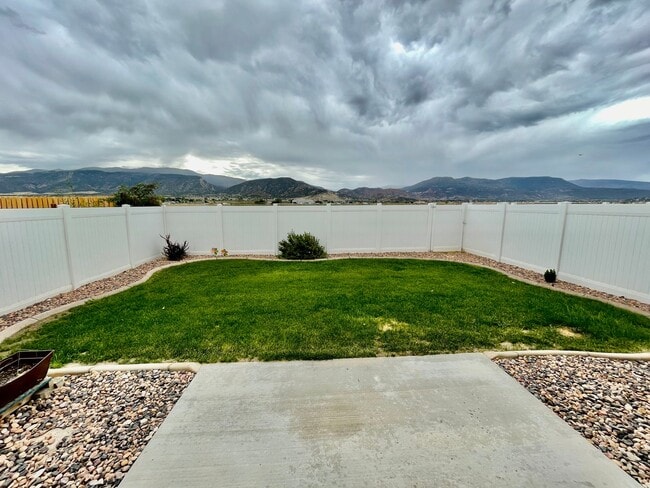 property at 2730 N Clark Pkwy