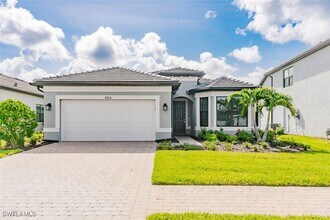 1954 Fresno Ave in Naples, FL - Building Photo - Building Photo