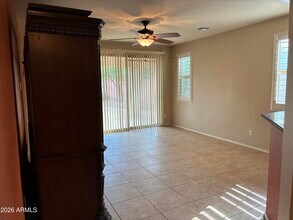 8011 S 70th Dr in Phoenix, AZ - Building Photo - Building Photo