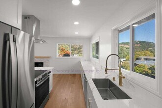 40 Leafwood Cir in San Rafael, CA - Building Photo - Building Photo