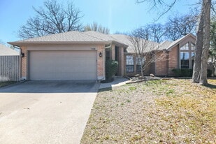 2008 Hunter Glade Ln in Arlington, TX - Building Photo