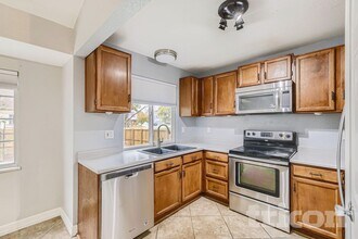 19595 E Amherst Dr in Aurora, CO - Foto de edificio - Building Photo