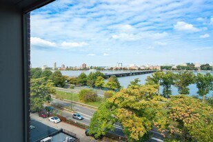 458 Beacon St, Unit 5 in Boston, MA - Building Photo