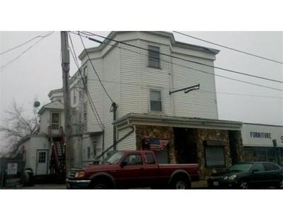 1807 Pleasant St in Fall River, MA - Building Photo