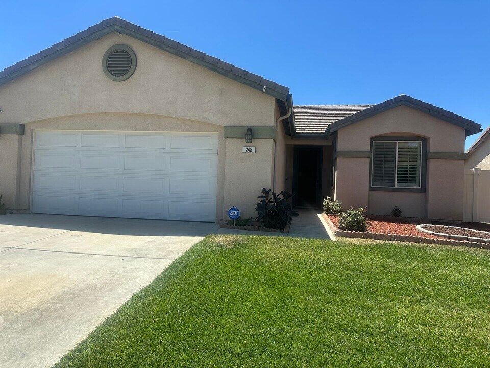 248 Starboard Ct in San Jacinto, CA - Building Photo
