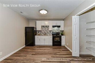 242 Hoskins Mill Ln in Charlotte, NC - Building Photo - Building Photo