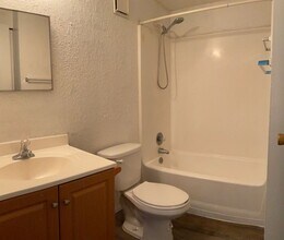 10025 S Nob Hill Cir in Tamarac, FL - Building Photo - Building Photo