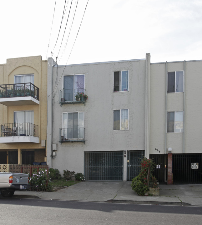 672 Villa St in Daly City, CA - Building Photo