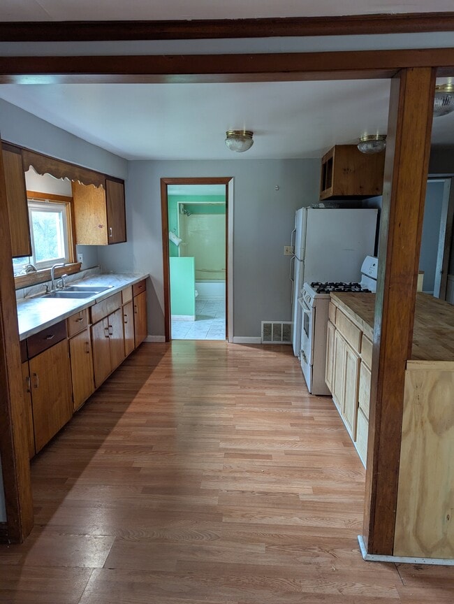 property at 1128 N Main St