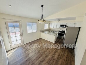 5300 Overlook Dr NE in Albuquerque, NM - Building Photo - Building Photo