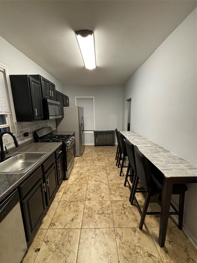 436 Taylor Ave in Bronx, NY - Building Photo - Building Photo