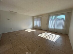 51049 Eisenhower Dr, Unit 7 in La Quinta, CA - Building Photo - Building Photo