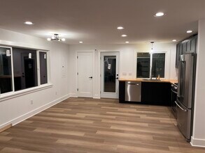 2815 Callahan Dr in Bremerton, WA - Foto de edificio - Building Photo