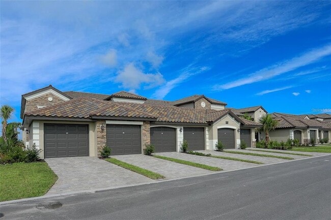 property at 5507 Palmer Cir