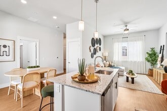 Cadia Queen Creek in Queen Creek, AZ - Foto de edificio - Building Photo