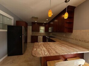 869 Gates Ave in Piscataway, NJ - Building Photo - Building Photo
