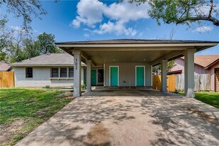 102 Nicole Cove in Round Rock, TX - Building Photo