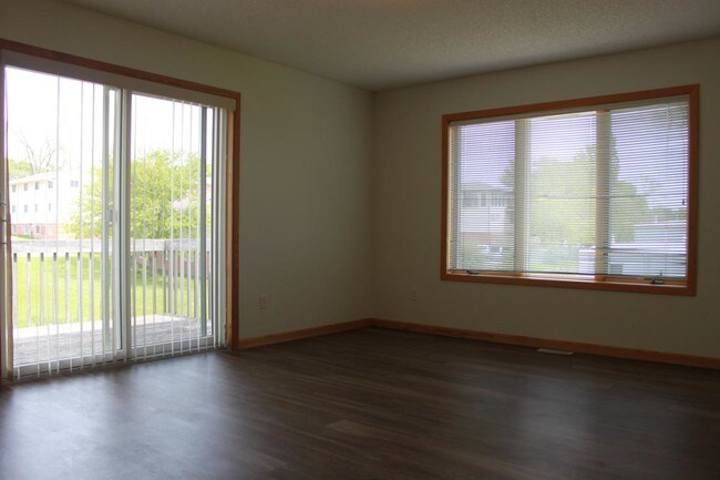 1705 2nd St in Coralville, IA - Foto de edificio - Building Photo