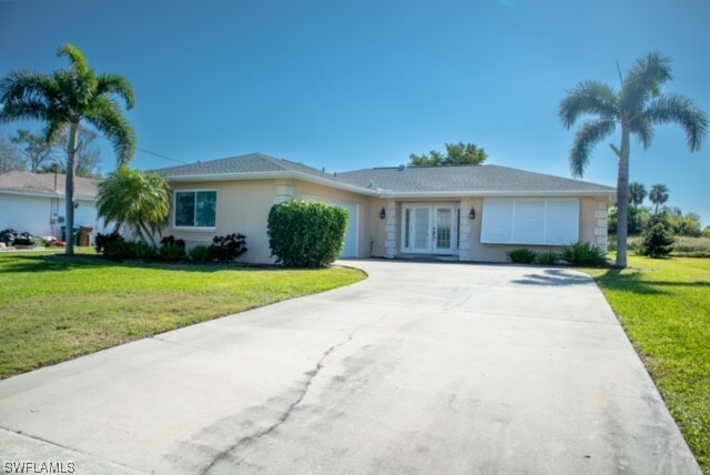 3866 SE 7th Pl in Cape Coral, FL - Foto de edificio