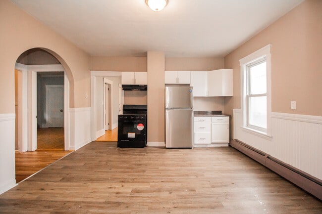 77 Cohasset St, Unit 2 in Worcester, MA - Building Photo - Building Photo