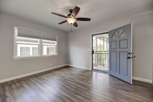 1048 4th St in Hermosa Beach, CA - Building Photo