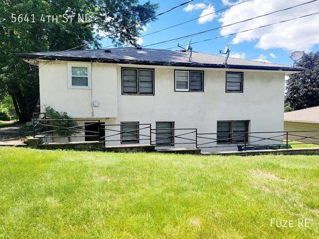 5641 4th St NE in Fridley, MN - Building Photo - Building Photo