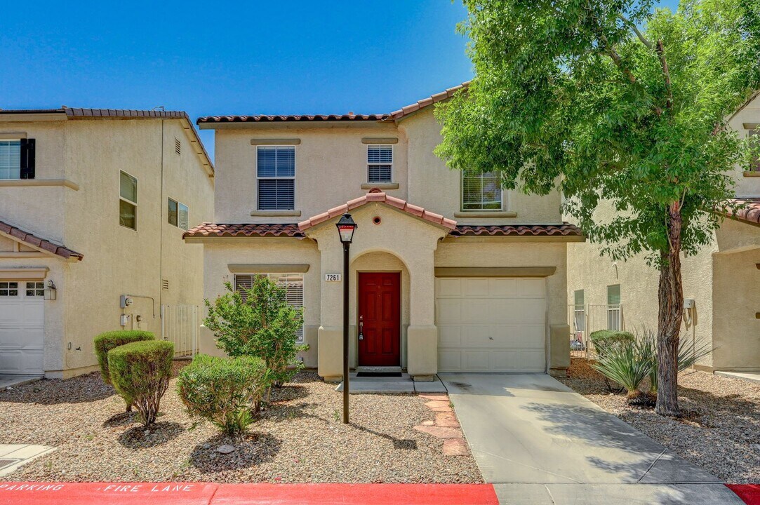 7261 High Cascade Ave in Las Vegas, NV - Building Photo