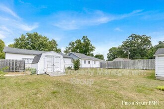 110 E Summit St in Greenville, MI - Building Photo - Building Photo