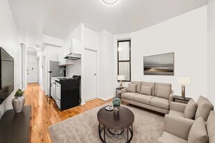 284 Mulberry St, Unit 20 in New York, NY - Building Photo
